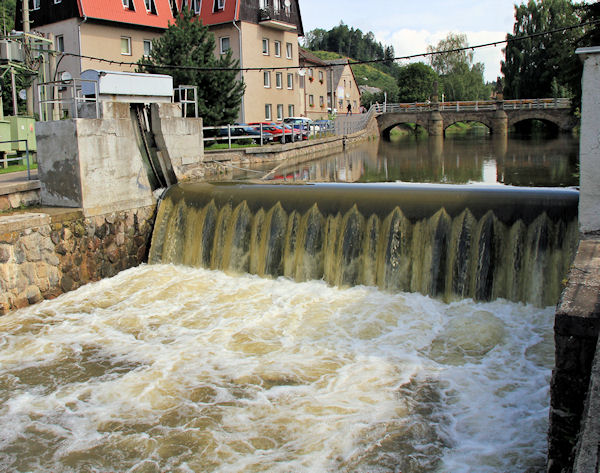 rkm. 78,7 Luxův jez v Jablonném