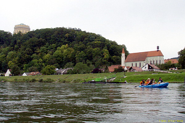 Loděnice a kostelík, Kelheim