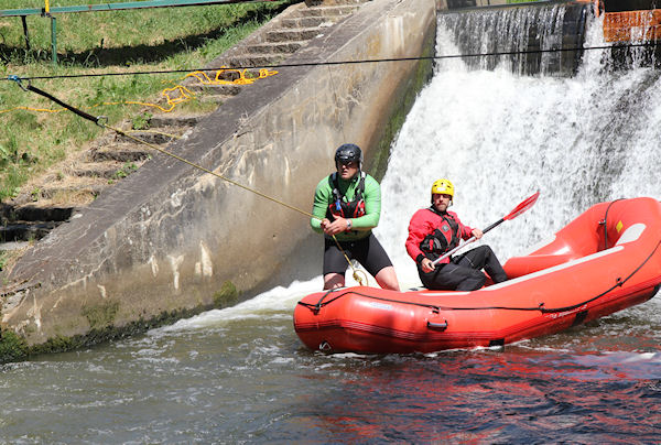 Upoutaný raft