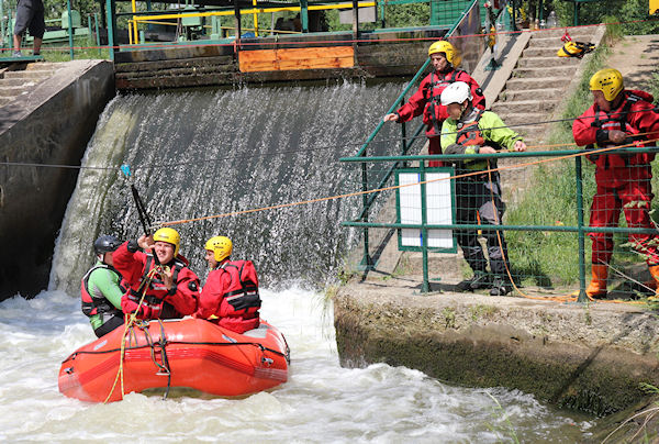 Upoutaný raft