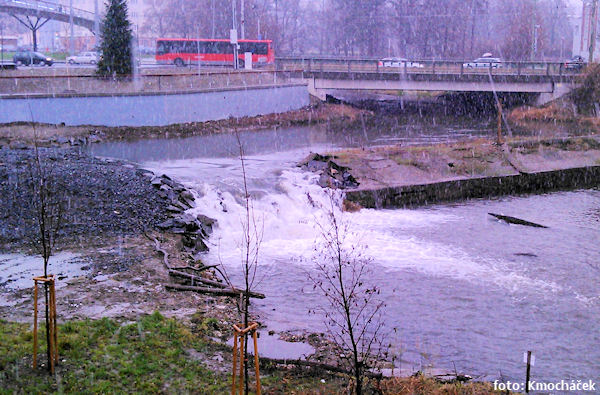 Upravený balvanitý skluz místo původního jezu