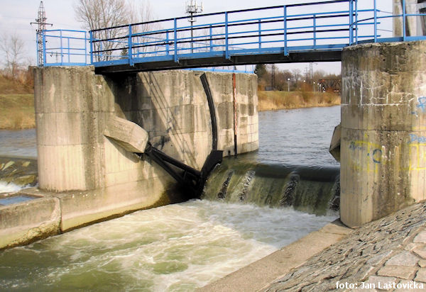 rkm. 25,1 Jez Frýdek Místek za průtoku LG FM 20m3/s, vodní stav 220 cm