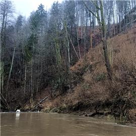 Metuje u vlakové zastáky Police nad Metují