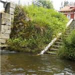 Silniční most v Kolínci s vodoměrnou stanicí a nádražím