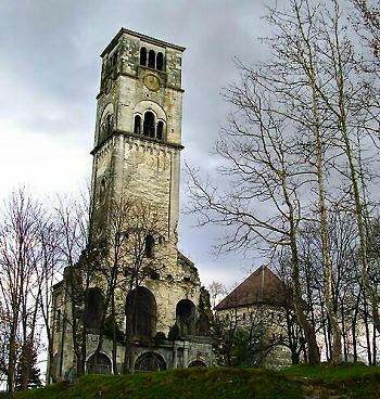 Bihac, trosky kostela sv. Frantiska z r. 1240