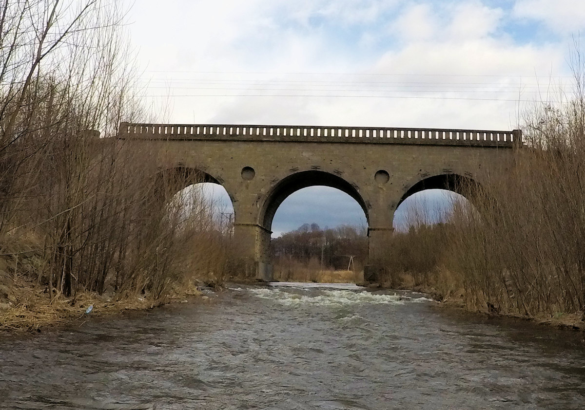 rkm. 160,4 Stupeň za železničním mostem, 5.3.2019, 2,2 m3/s v Miedzylesie